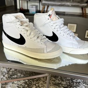 NIKE BLAZER MID 77